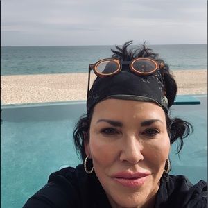 Meet your Posher, Marian